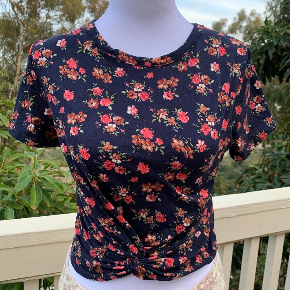Front Knot Floral Crop-Top, by gaze